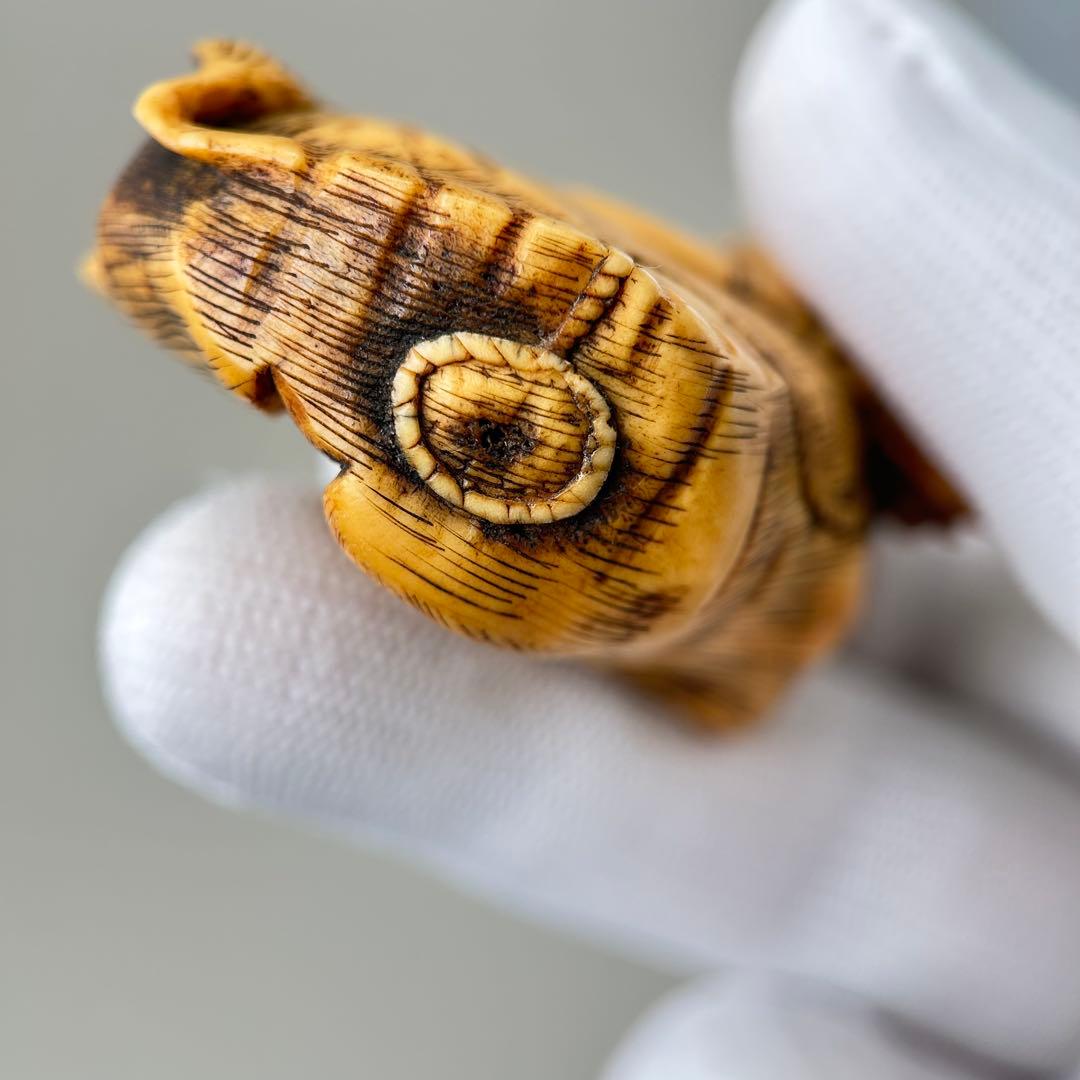 牛の彫刻 小型 彫刻極上根付天然素材アンティーク骨董飾り物古美術置物細密