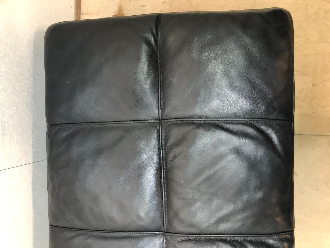 KELVIN GIORMANI 黒総革張り オットマン ブラック　75041-7