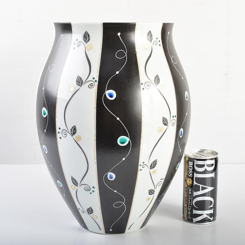 九谷焼 椿窯 吉田洋子作 黒釉金彩 花器 共布共箱 M R6948B 美術