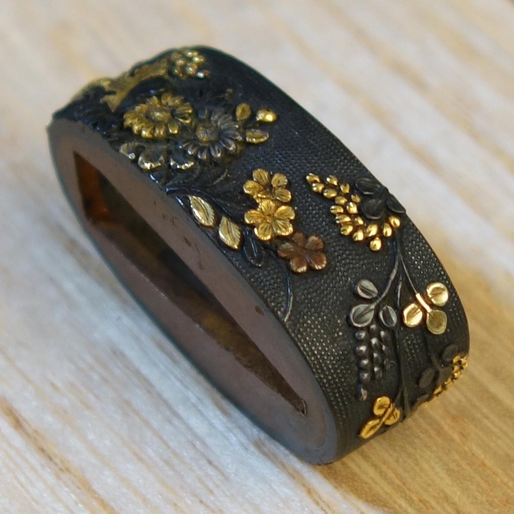 【 赤銅魚子地 金銀銅象嵌 草花図縁 】刀装具 縁頭 鍔 鐔 日本刀 武具 骨董