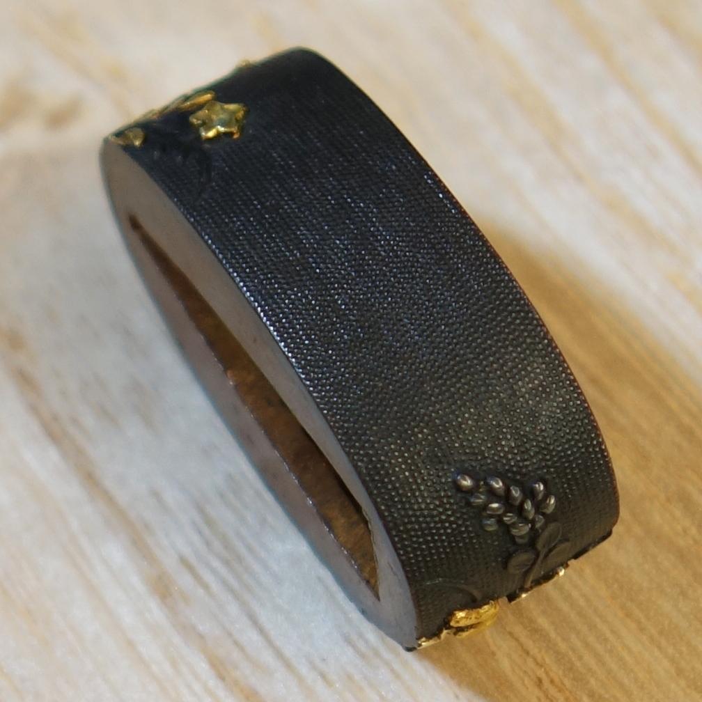 【 赤銅魚子地 金銀銅象嵌 草花図縁 】刀装具 縁頭 鍔 鐔 日本刀 武具 骨董