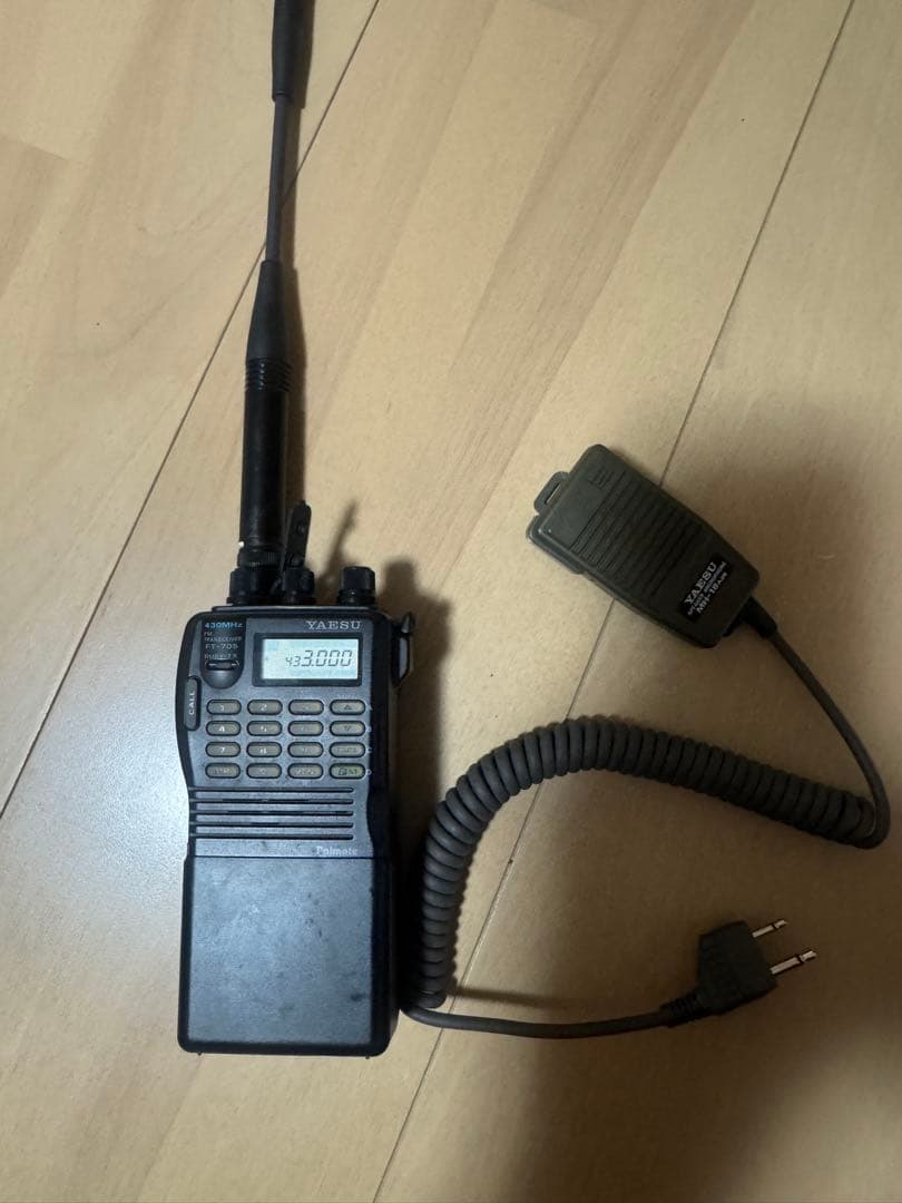 YAESU FT-705 トランシーバー ジャンクインテリア ICOM IC-705