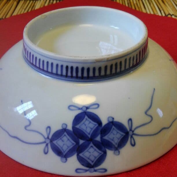 藍鍋島後期　野菊図　五寸　櫛高台