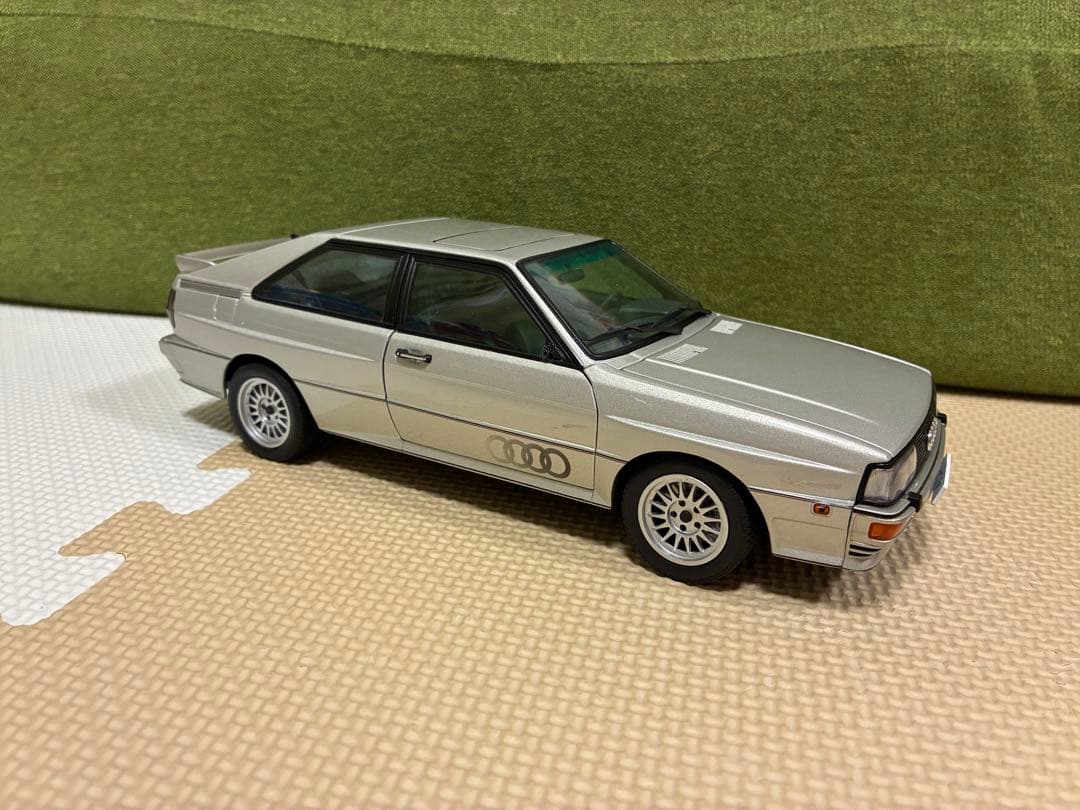 ミニカー AUTOart Audi sport Quattro 1988 1/18