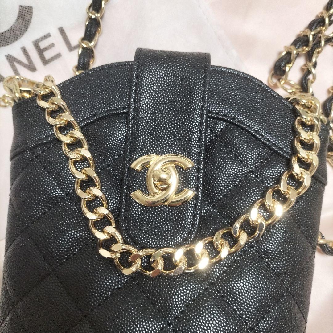 CHANEL 黒 レザー キルティング(ノベルティグッズ)保存袋リボン花、付き