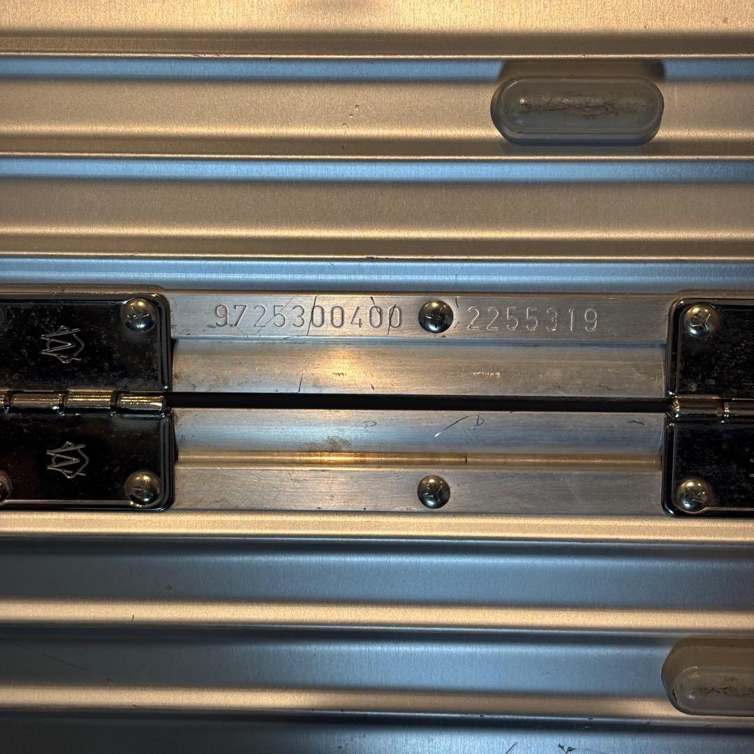 RIMOWA リモワ クラシック キャビン 4輪 機内持ち込み可 タイヤ2つ破損