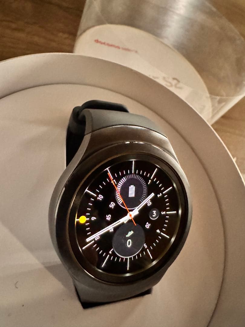 ほぼ新品】galaxy docomoselect Gear S2