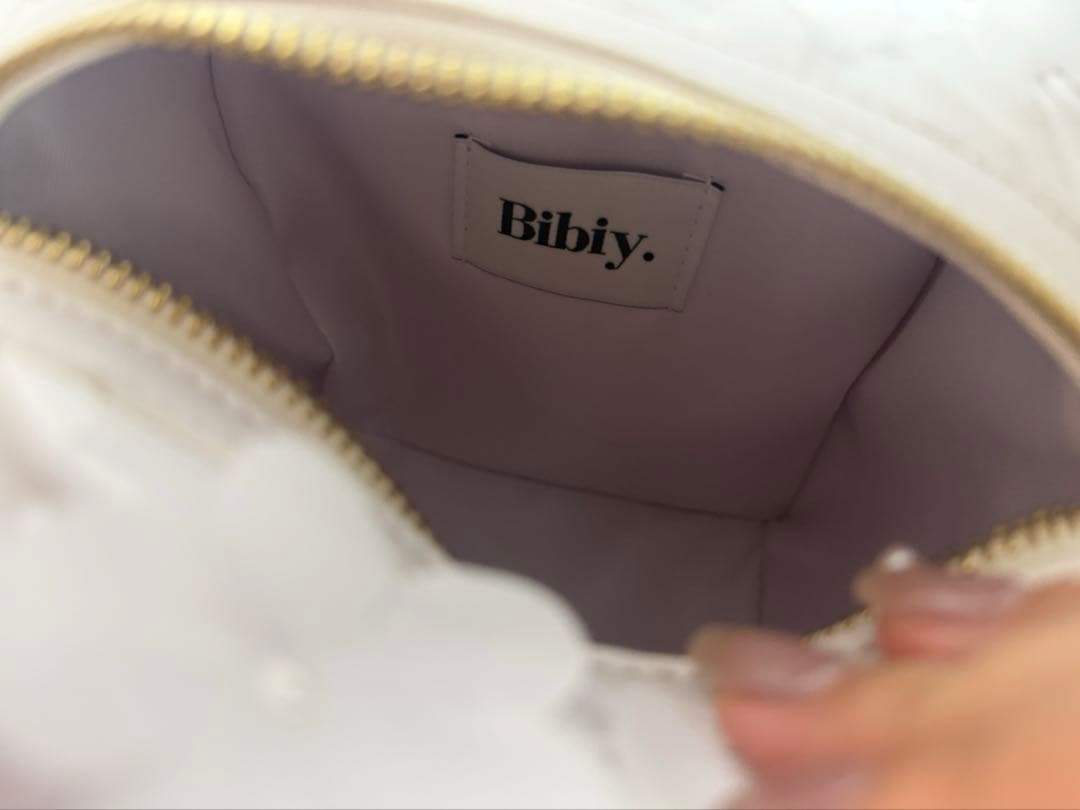 bibiy B. FLORET BOX BAGタグあり