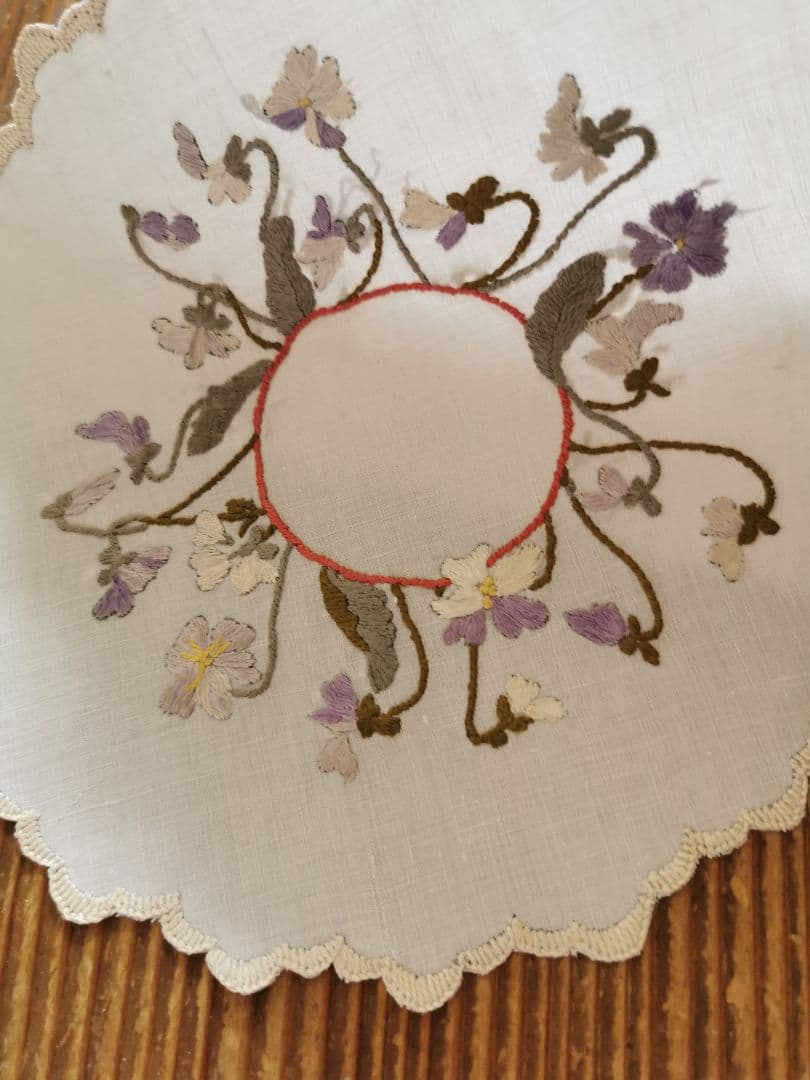 アンティーク ソサイエティシルク刺繍 3色菫 ヴィオラ リネン