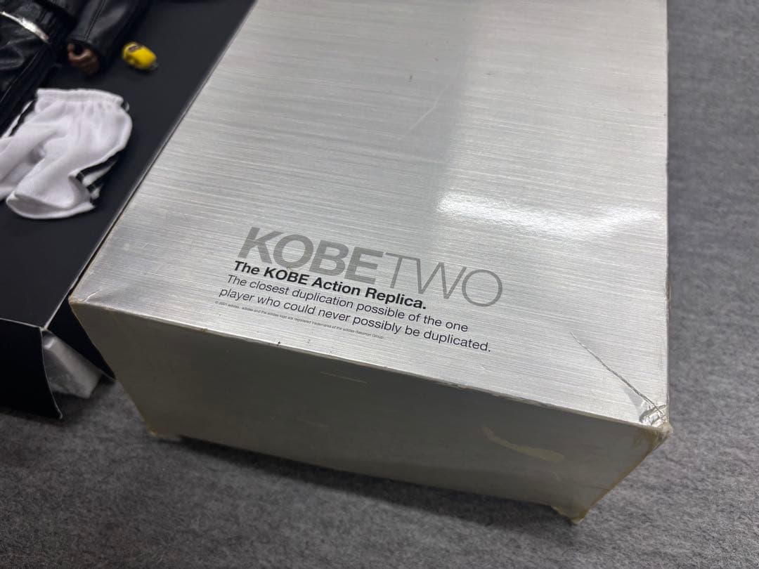 01年製 トラブルで一般流通ナシ アディダス × コービー フィギュア 美品