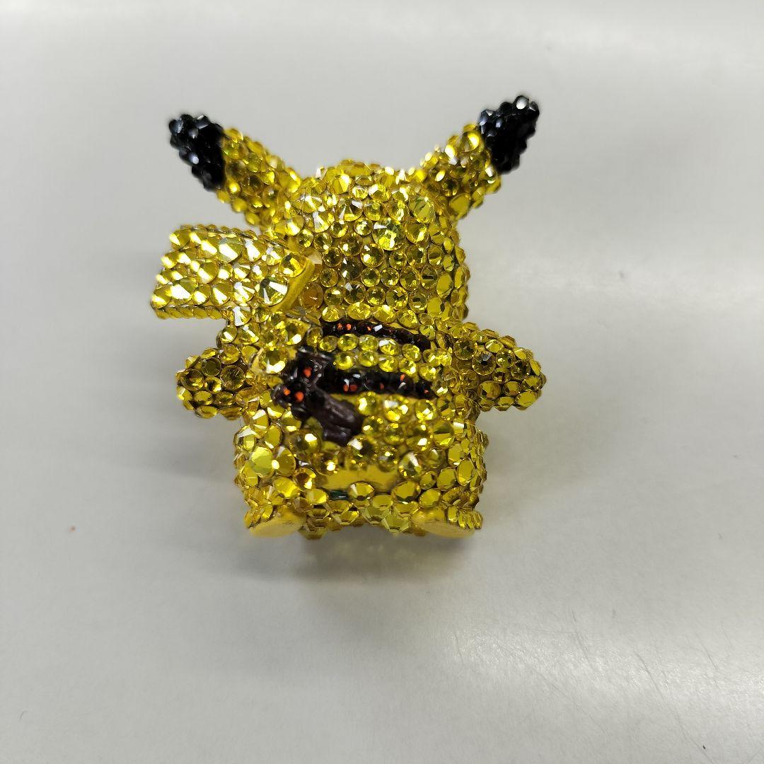 スワロフスキーピカチュウ フィギュア