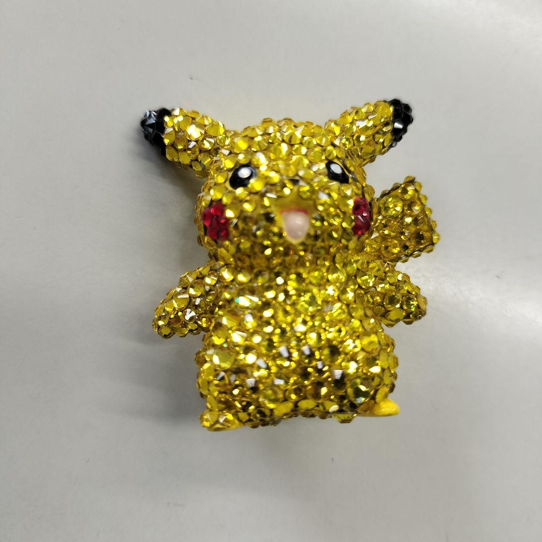 スワロフスキーピカチュウ フィギュア