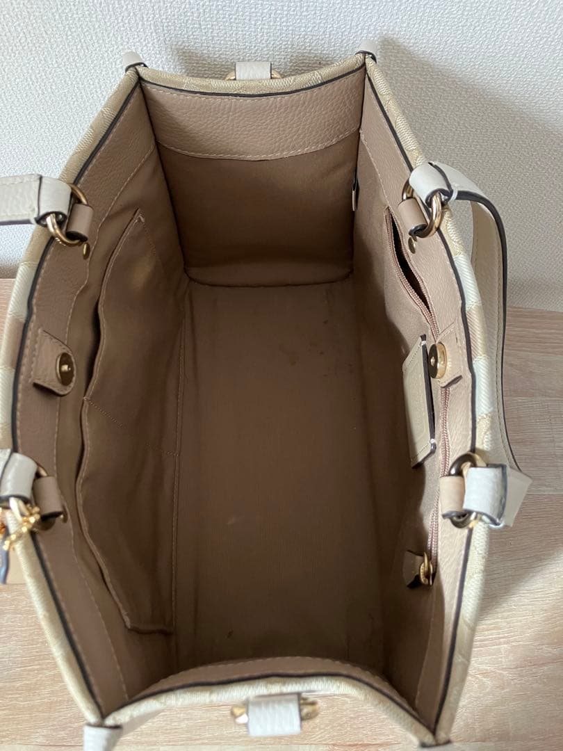 【三が日限定価格】COACH トートバッグ ベージュ/ホワイト