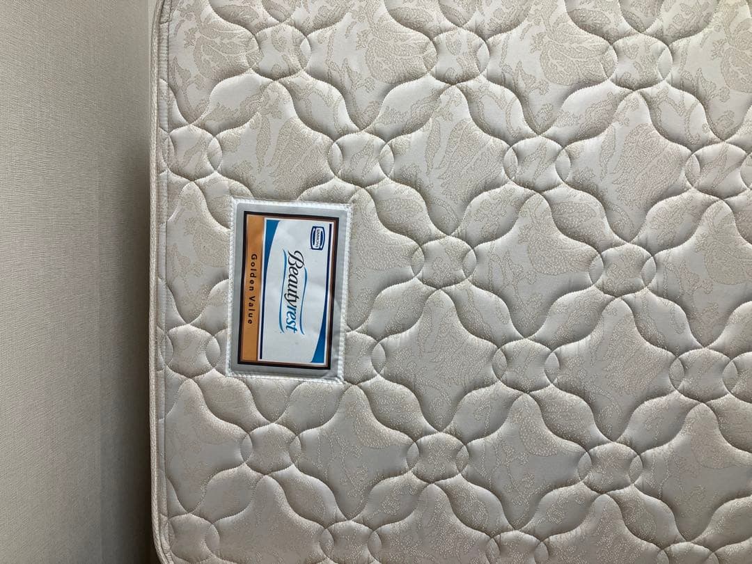 シモンズベットフレーム　新品マットレス