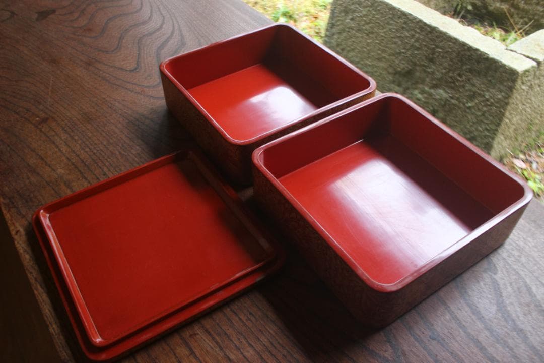 小傷あり！上質朱漆に極上菊詰沈金の映える輪島塗二段重（検重箱お重