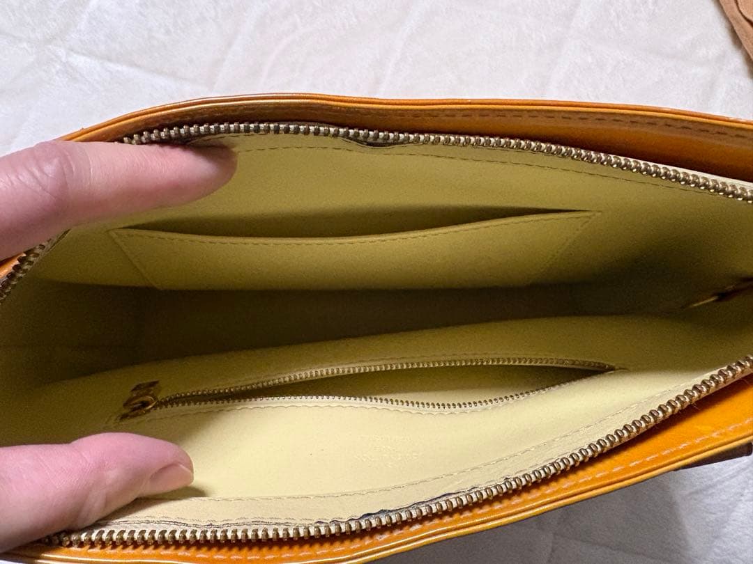 ルイヴィトン　ハンドバッグ　イエロー