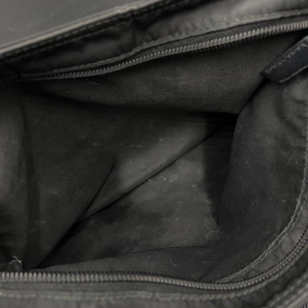 【近年モデル】プラダ 三角ロゴ ショルダーバッグ ブラック ナイロン