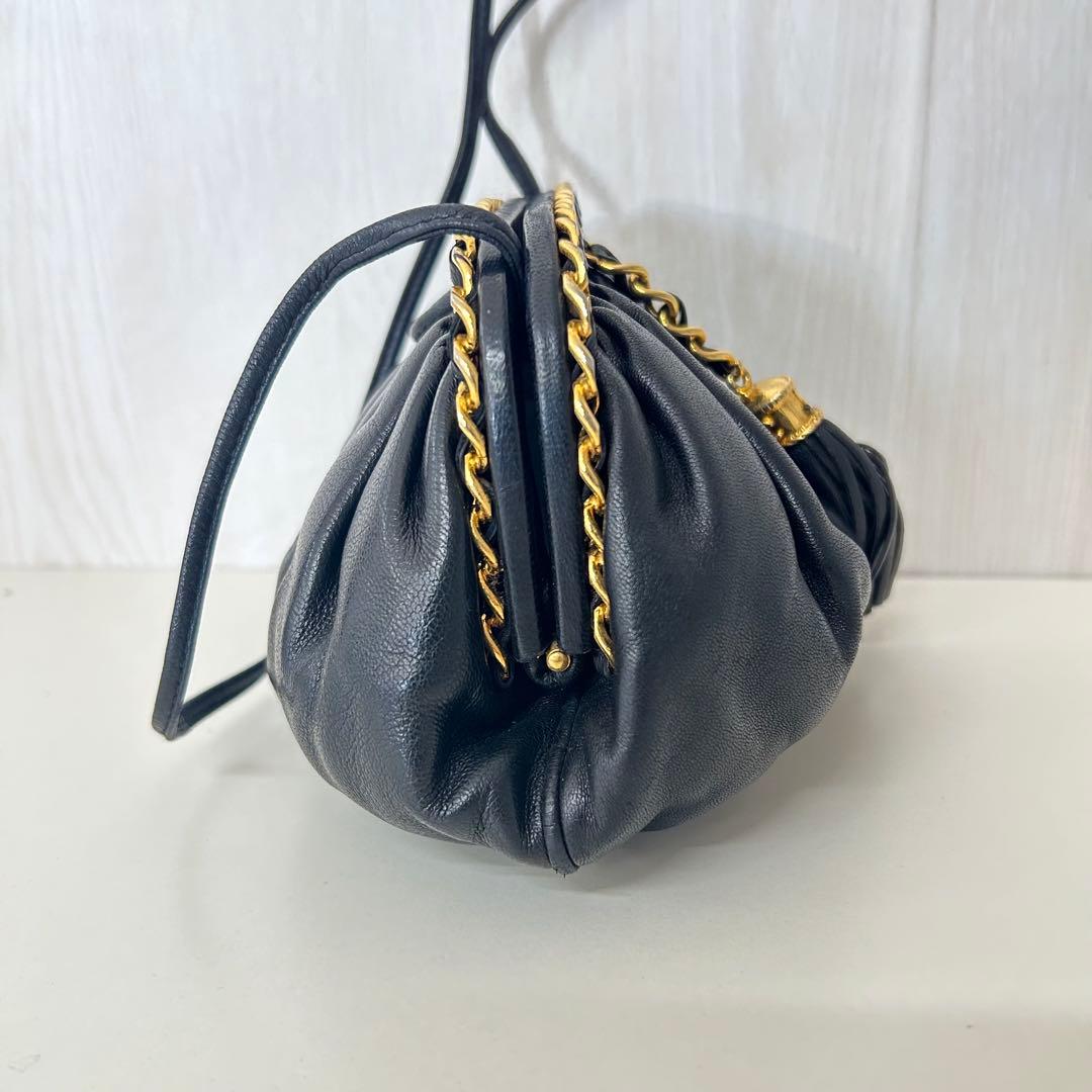 CHANEL シャネル ショルダーバッグ レザー がま口 フリンジ