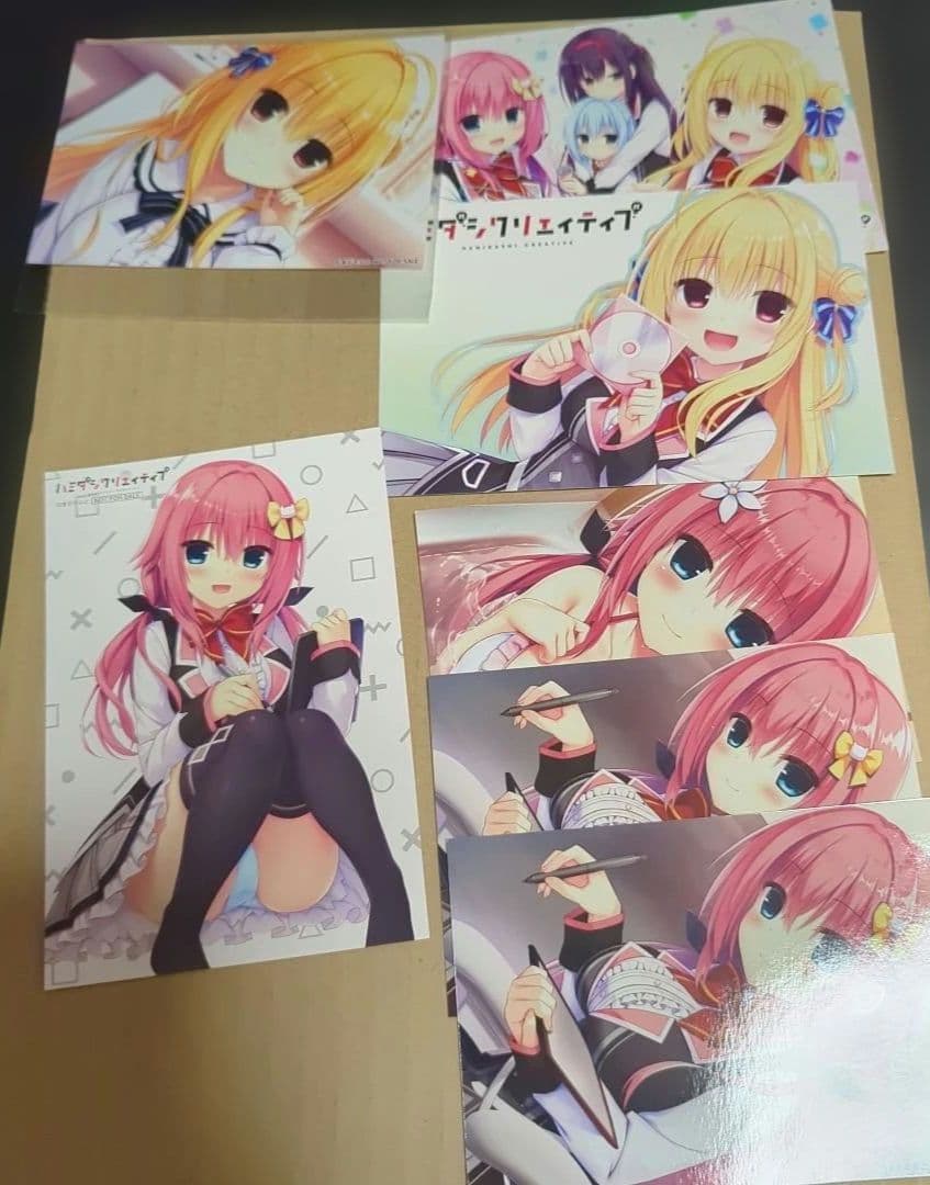 ハミダシクリエイティブ　缶バッジ　イラストカード