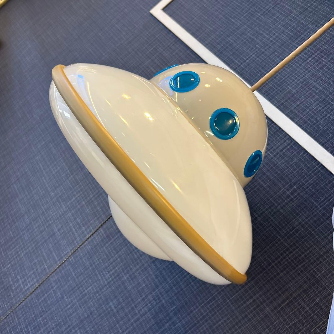 宇宙船型ペンダントライト