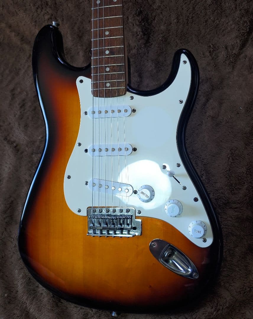 Squier スクワイヤー Affinity Stratocaster ストラト