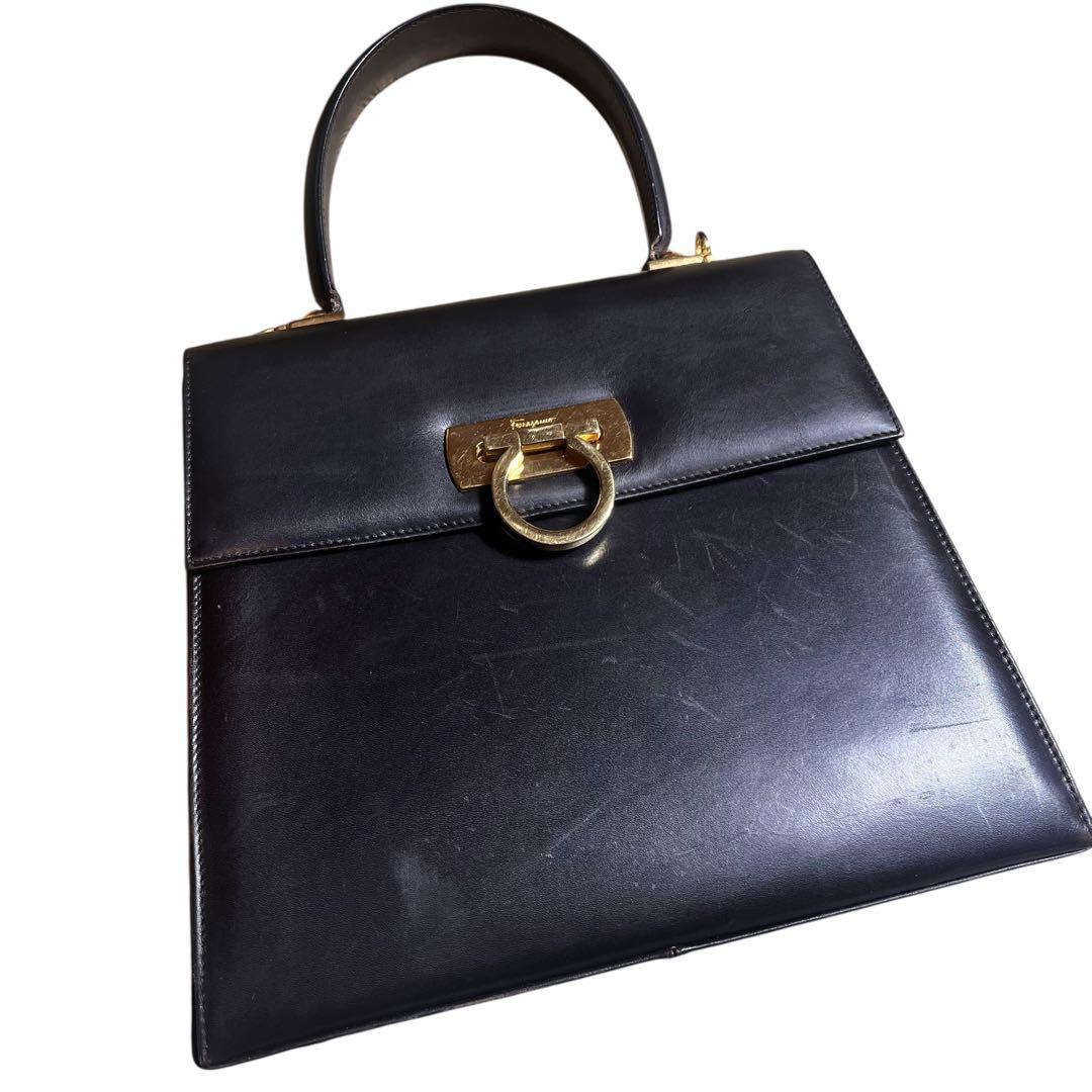 フェラガモ　トップハンドル　ガンチーニ　バッグ　レザー　ブラウン系