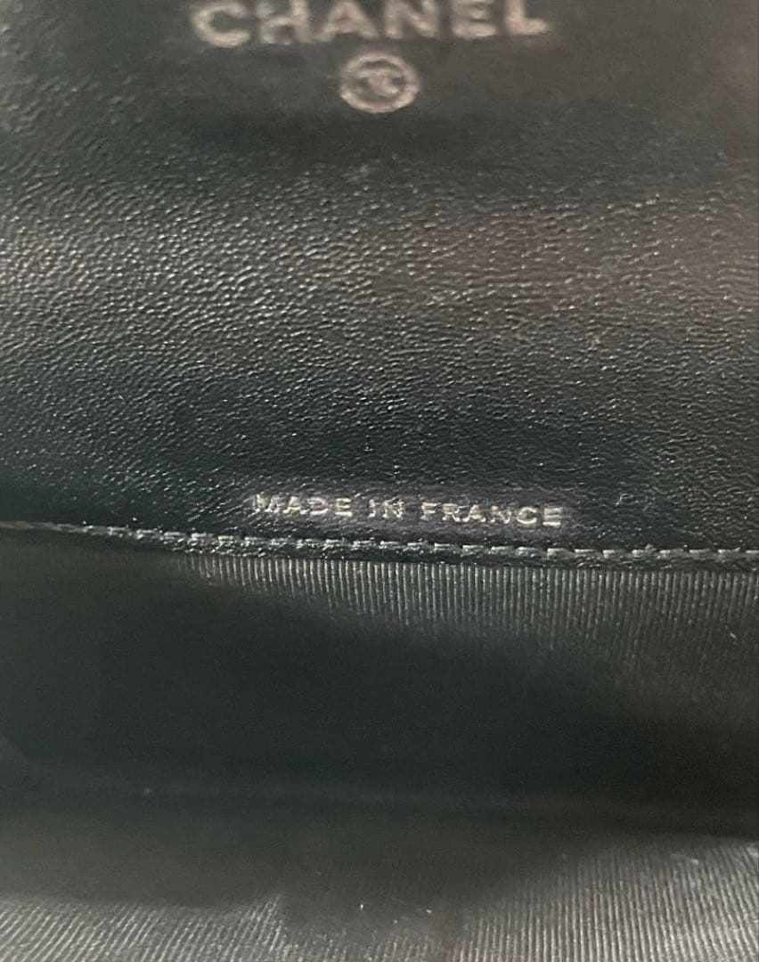 CHANEL シャネル ブラック キルティング ケース