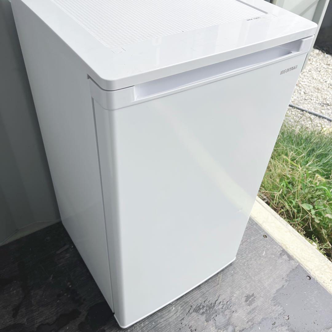 25取付無料！アイリスオーヤマ2024年製 コンパクトサイズ3段冷凍庫！