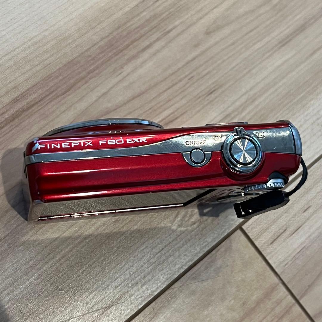 《送料込》FUJIFILM FinePix F80EXR デジカメ　充電器付