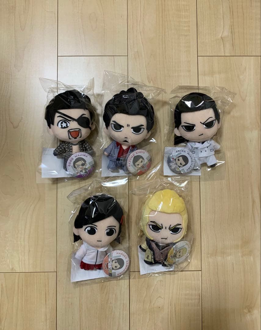 龍が如く』ぬいぐるみ＆缶バッジセット 全17体セット - メルカリ