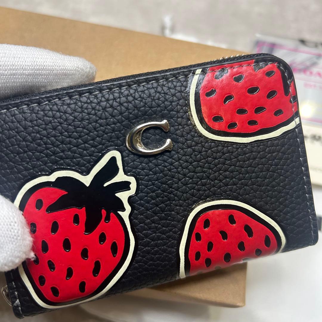 新品 未使用 コーチ COACH タビー いちご柄 財布 黒