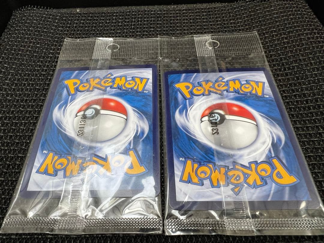 【未開封】 ポケモンカード バティックシャツを着たピカチュウ (ネイティオ柄)