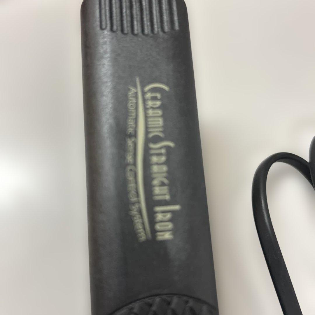 アメリカで購入Ceramic Straight Iron ストレートヘアアイロン アメリカで購入Ceramic Straight Iron ストレートヘアアイロン
