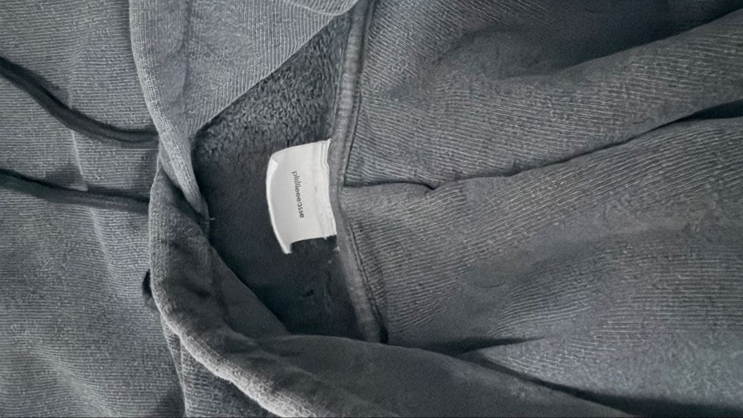 plllllleeeasse Hoodie パーカー