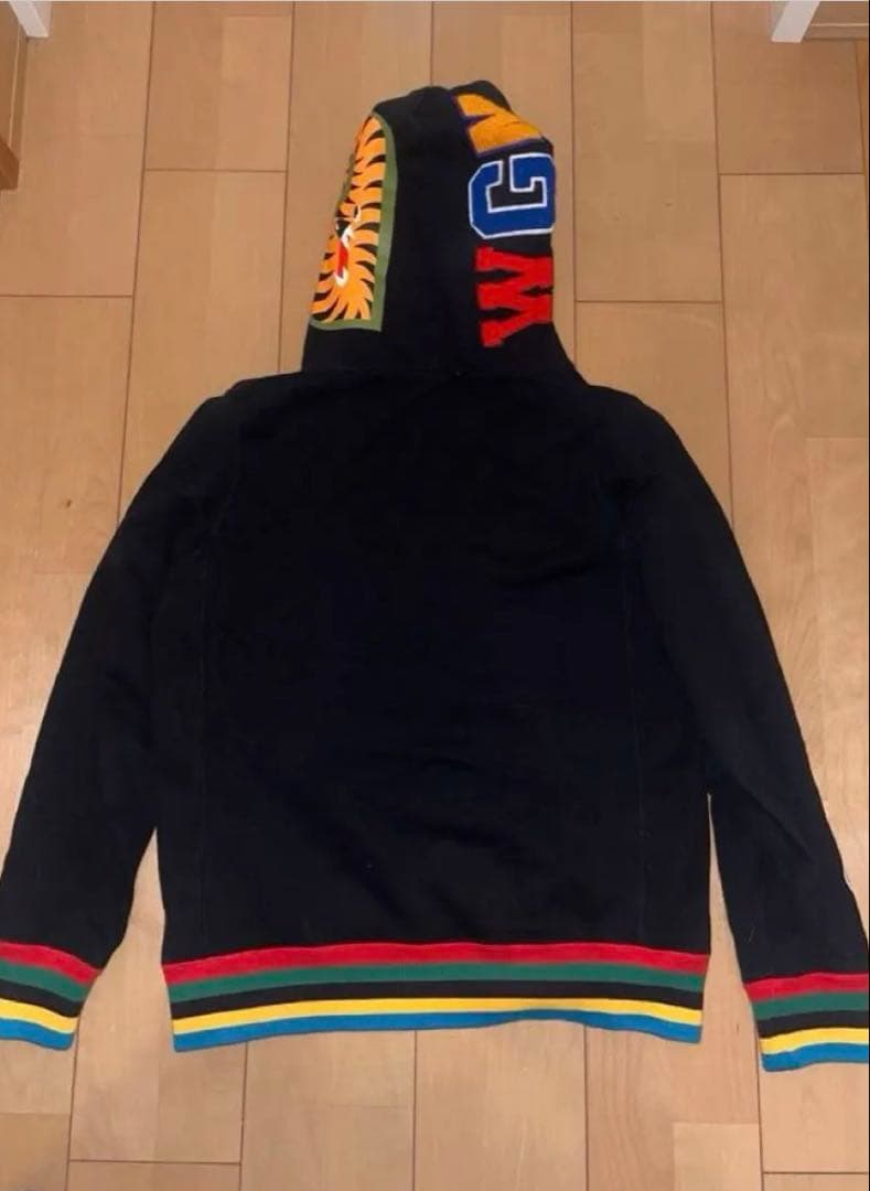 アベイジンエイプ　シャークパーカー 黒