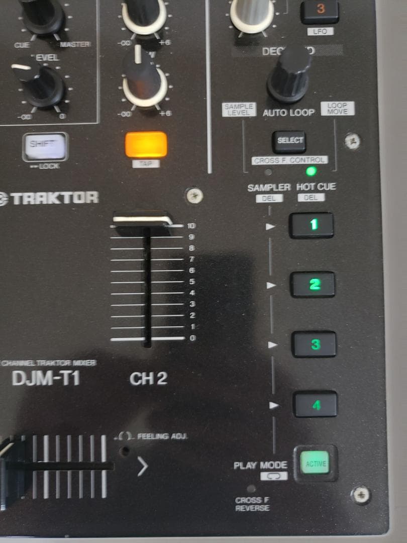 Pioneer DJM T1 Traktor