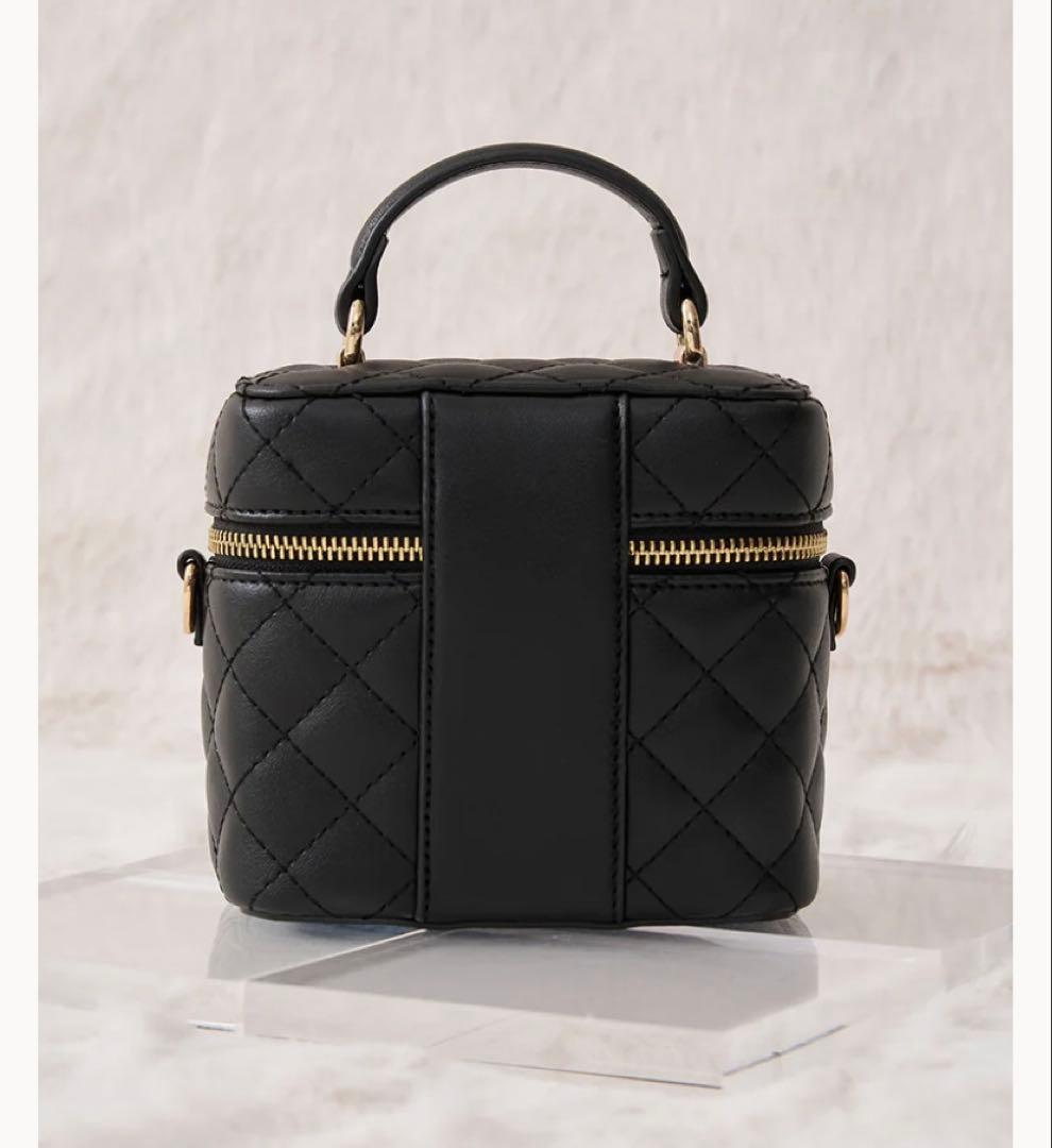 ダーリッチ ゴールドパーツキルティングスクエアミニバッグ