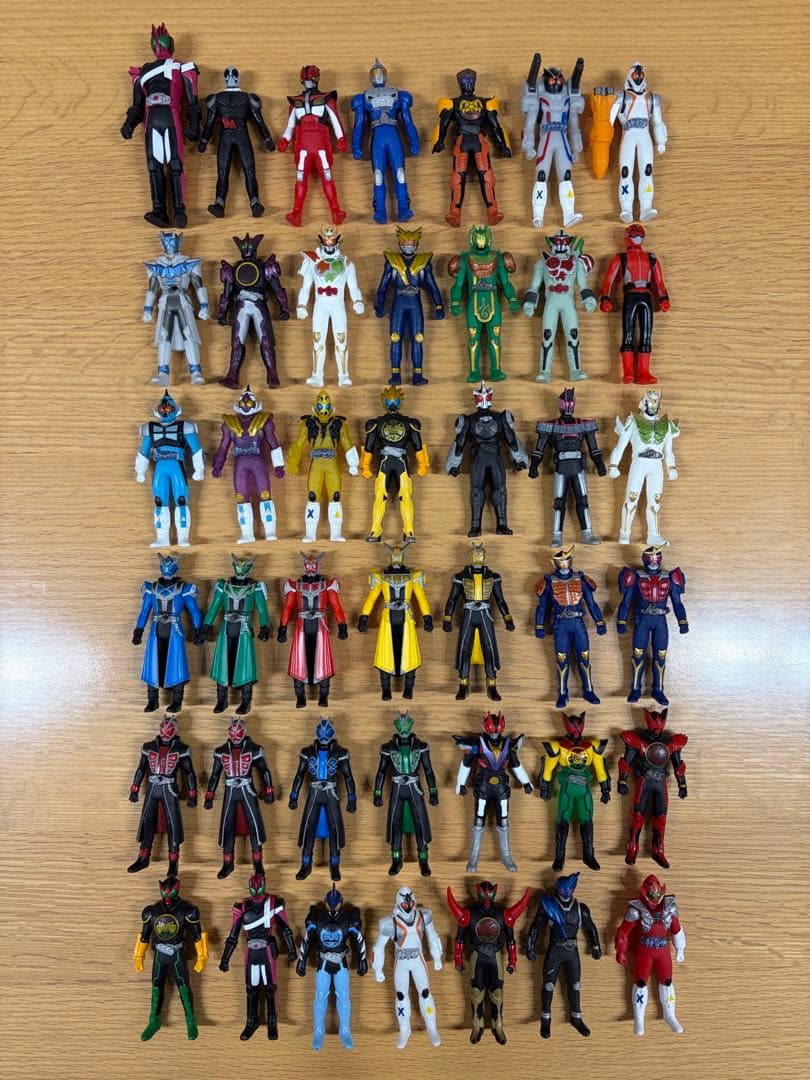 超美品 ウルトラマン＋仮面ライダー＋戦隊モノ＋特撮モノ ソフビ100体セット