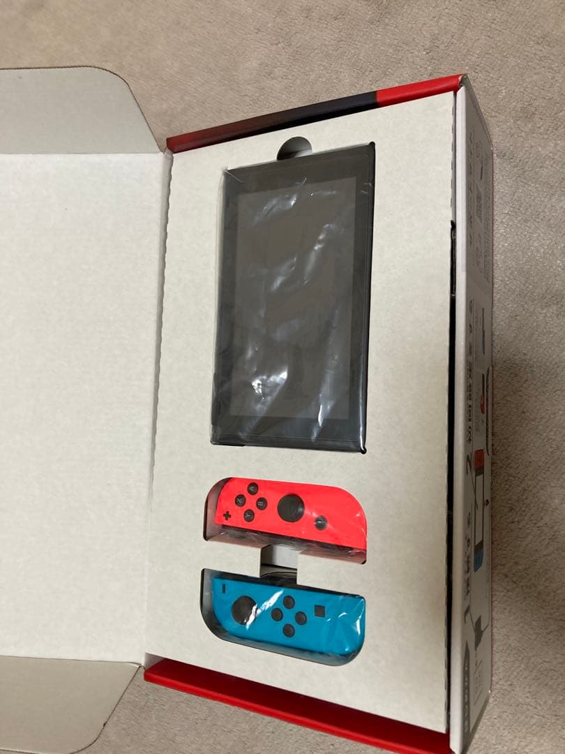 ［美品］Nintendo Switch 本体 （キャリーケース付き）