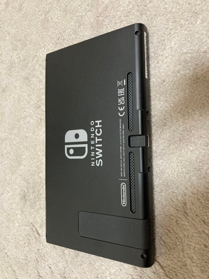 ［美品］Nintendo Switch 本体 （キャリーケース付き）