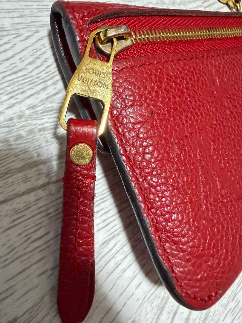 ルイヴィトン モノグラム アンプラント ポシェット クレ レザーケース 赤