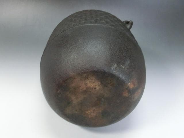 茶釜□亀甲文 浄榮造 鉄窯 六角紋 獅子耳付 透かしつまみ 煎茶