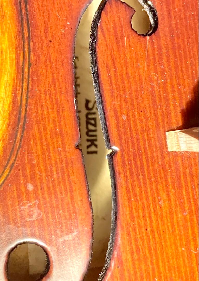 SUZUKIバイオリン本体と弓、ハードケース付き1/8