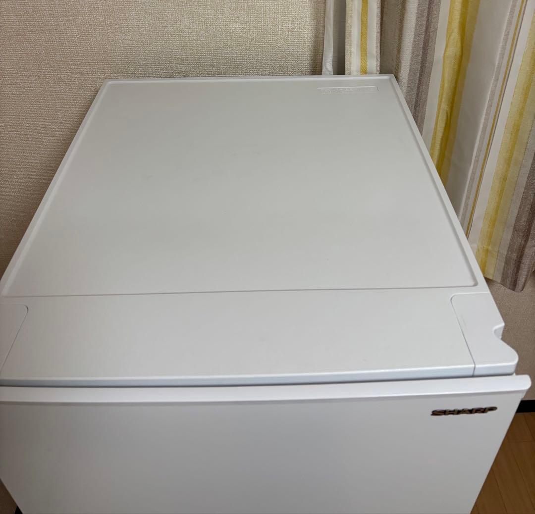 冷蔵庫　SJ-D15KJ-W　シャープ