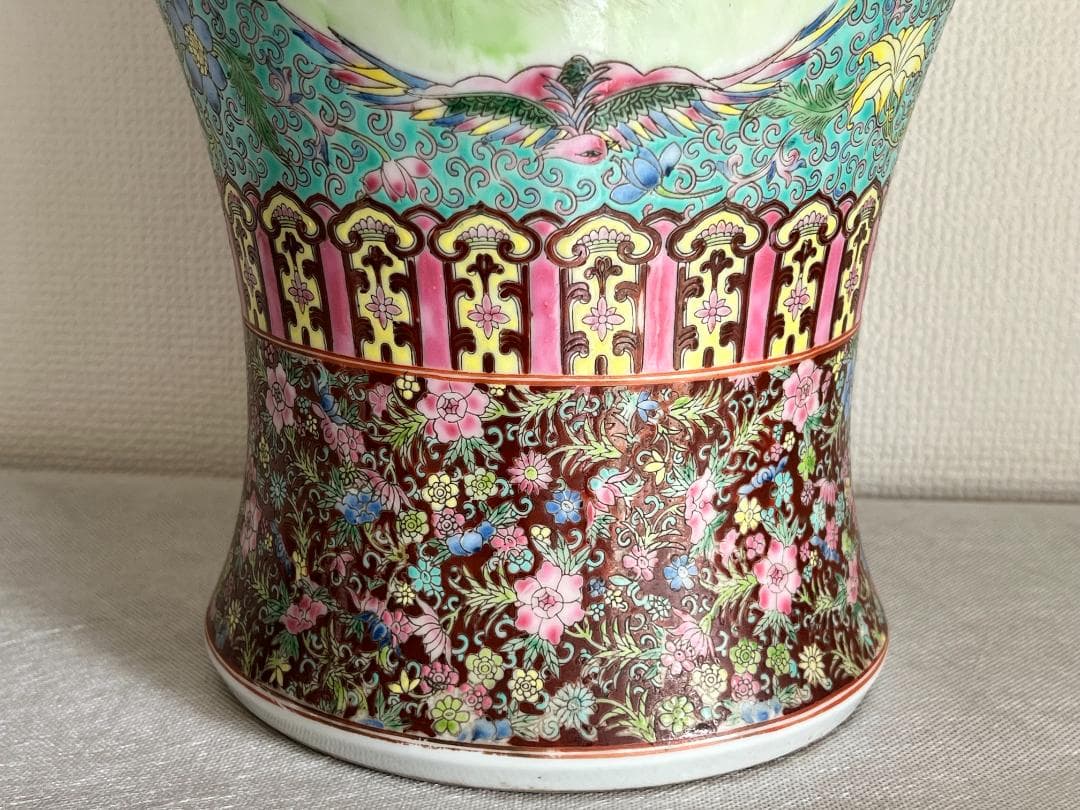 海】粉彩 乾隆年製 満面手絵 開窓 人物庭園図 特大花瓶