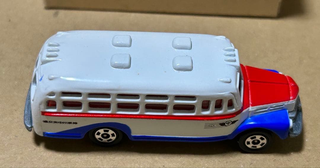 トミカ イスズ ボンネットバス 小田急オリジナル②