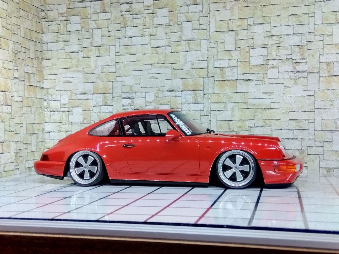 ミニカー 1/18 GTSPIRIT PORSCHE 911(964)Carrera