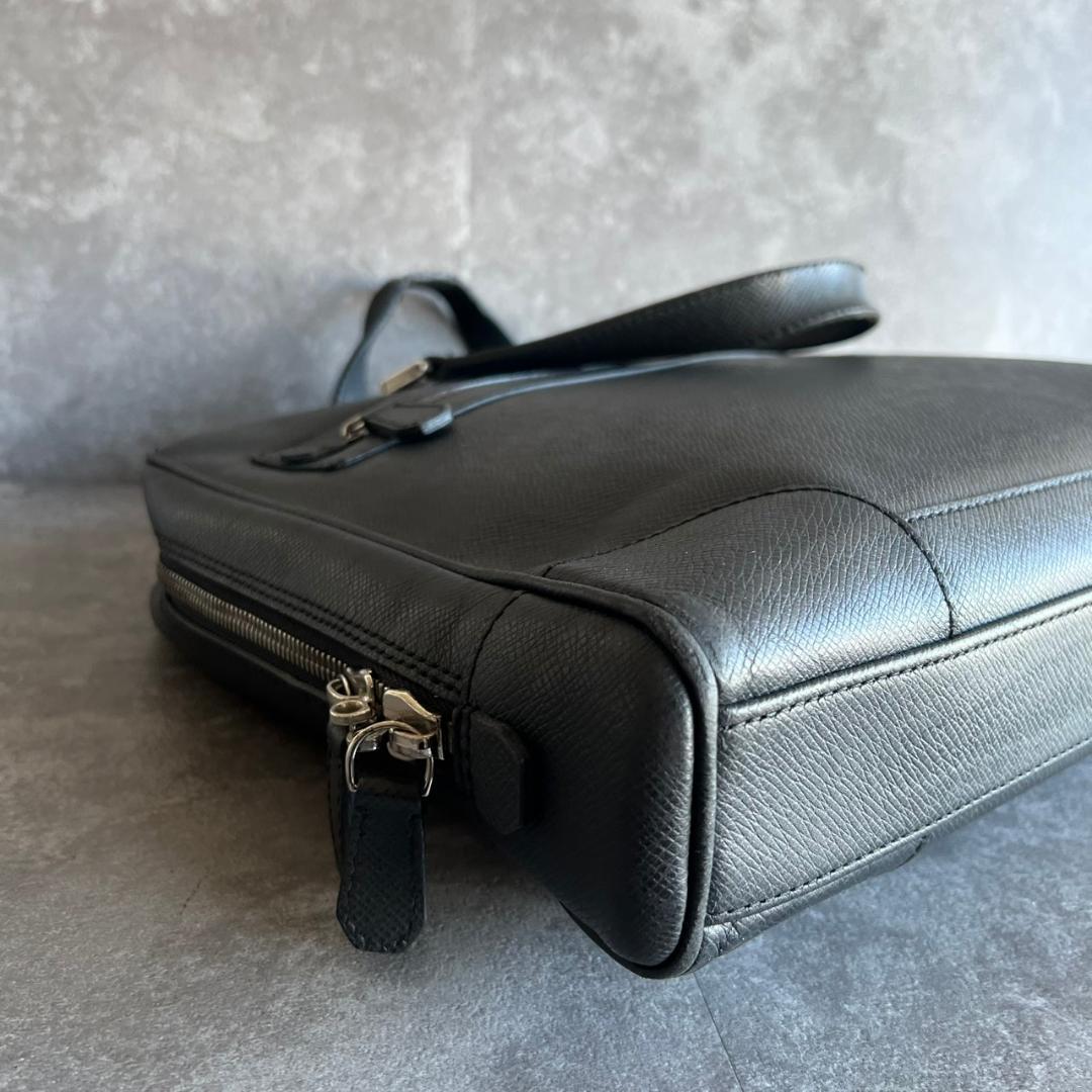 ⭐️LOUIS VUITTON⭐️ルイヴィトン タイガ アレクサンダー