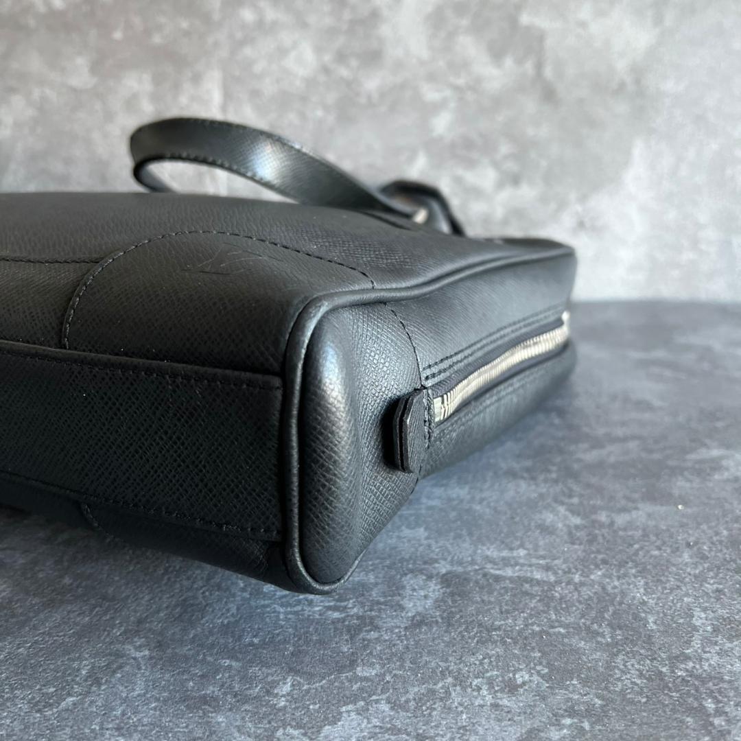 ⭐️LOUIS VUITTON⭐️ルイヴィトン タイガ アレクサンダー