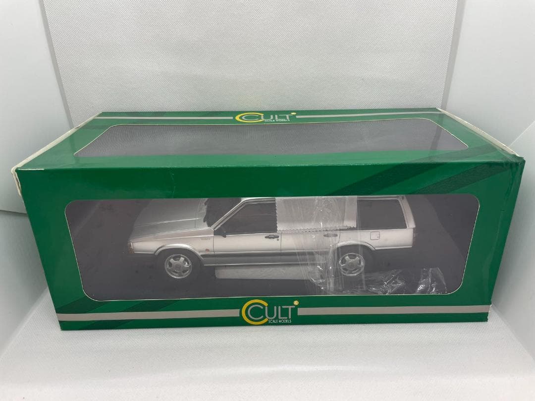 104-041 Cult 1/18 ボルボ 740 Turbo Estate